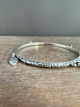 Load image into Gallery viewer, Sterling silver patterned Jingle bangle
