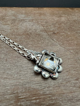 Load image into Gallery viewer, Quartz Griffin medallion