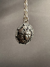 Load image into Gallery viewer, Sacred heart Pendant