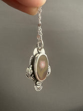 Load image into Gallery viewer, Orange flowing agate