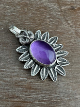 Load image into Gallery viewer, Amethyst Owl