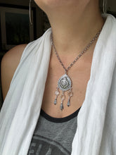 Load image into Gallery viewer, Light catcher Medallion