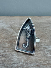 Load image into Gallery viewer, Seahorse ring (8)