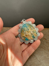 Load image into Gallery viewer, Plume agate doublet lace medallion