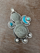 Load image into Gallery viewer, Fairy stone Pendant with Turquoise and Pearls