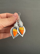 Load image into Gallery viewer, Rosarita Sacred Heart Earrings