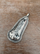 Load image into Gallery viewer, Our Lady of Fatima Sacred Heart pendant