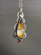 Load image into Gallery viewer, Agate with sunset colors pendant
