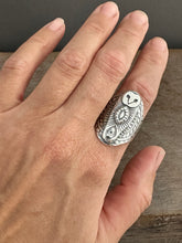 Load image into Gallery viewer, Eye owl ring size 10.5