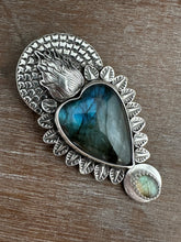 Load image into Gallery viewer, Labradorite Sacred Heart pendant