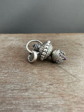 Load image into Gallery viewer, Vintage crystal pendant