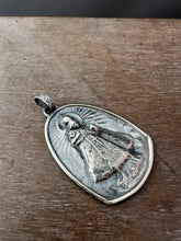 Load image into Gallery viewer, Infant of Prague Medallion