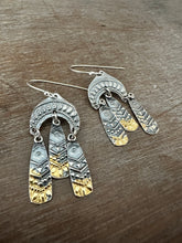 Load image into Gallery viewer, Small Patterned dangle earrings