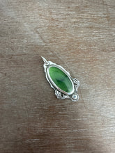 Load image into Gallery viewer, Serpentine and Antler Pendant