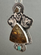 Load image into Gallery viewer, Lioness medallion