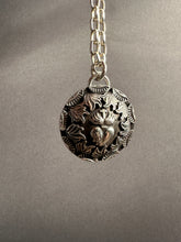 Load image into Gallery viewer, Sacred heart Pendant
