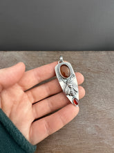 Load image into Gallery viewer, Montana Agate and Garnet Bee pendant