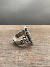 Load image into Gallery viewer, Fish ring size 7