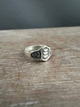 Load image into Gallery viewer, Trinity moon ring
