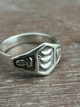 Load image into Gallery viewer, Trinity moon ring