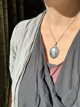 Load image into Gallery viewer, Double sided Jewel Cat with a golden sheen obsidian