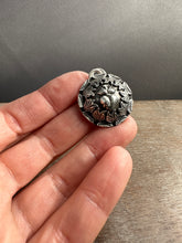 Load image into Gallery viewer, Sacred heart Pendant