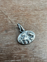 Load image into Gallery viewer, Hippocampus pendant #2