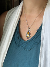 Load image into Gallery viewer, Agate with sunset colors pendant