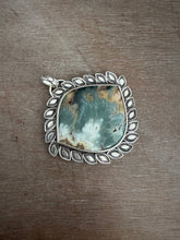 Load image into Gallery viewer, Large Prudent Heart Agate Pendant