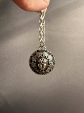 Load image into Gallery viewer, Sacred heart Pendant