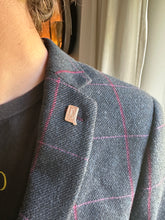 Load image into Gallery viewer, 14k Gold fill bird pin, lapel pin, scatter pin