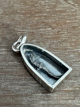 Load image into Gallery viewer, Tiny seahorse shrine