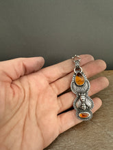 Load image into Gallery viewer, Moon Honey Bee Medallion