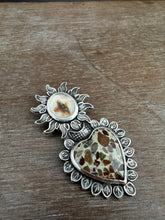 Load image into Gallery viewer, Pudding Stone and Agate Sacred Heart