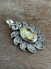 Load image into Gallery viewer, Rutilated Quartz Owl