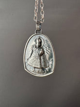 Load image into Gallery viewer, Infant of Prague Medallion