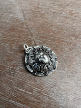 Load image into Gallery viewer, Sacred heart Pendant