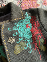 Load image into Gallery viewer, Dragon medallion scatter pin, lapel pin, tack