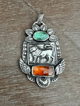 Load image into Gallery viewer, Lion medallion.