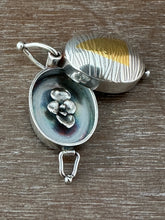 Load image into Gallery viewer, Textured oval flower locket.