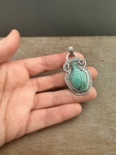 Load image into Gallery viewer, Amphora Pendant