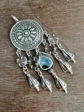 Load image into Gallery viewer, Shield of light