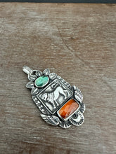 Load image into Gallery viewer, Lion medallion.