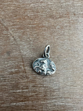 Load image into Gallery viewer, Hippocampus pendant #3