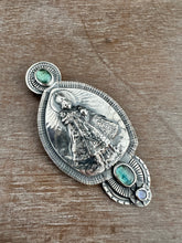 Load image into Gallery viewer, Infant of Prague Medallion