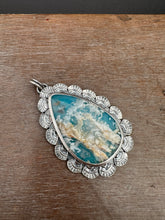 Load image into Gallery viewer, Plume agate doublet lace medallion