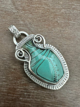 Load image into Gallery viewer, Amphora Pendant