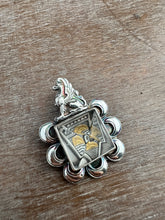 Load image into Gallery viewer, Quartz Griffin medallion