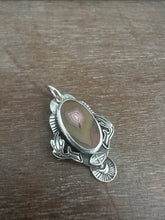 Load image into Gallery viewer, Orange flowing agate