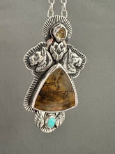 Load image into Gallery viewer, Lioness medallion